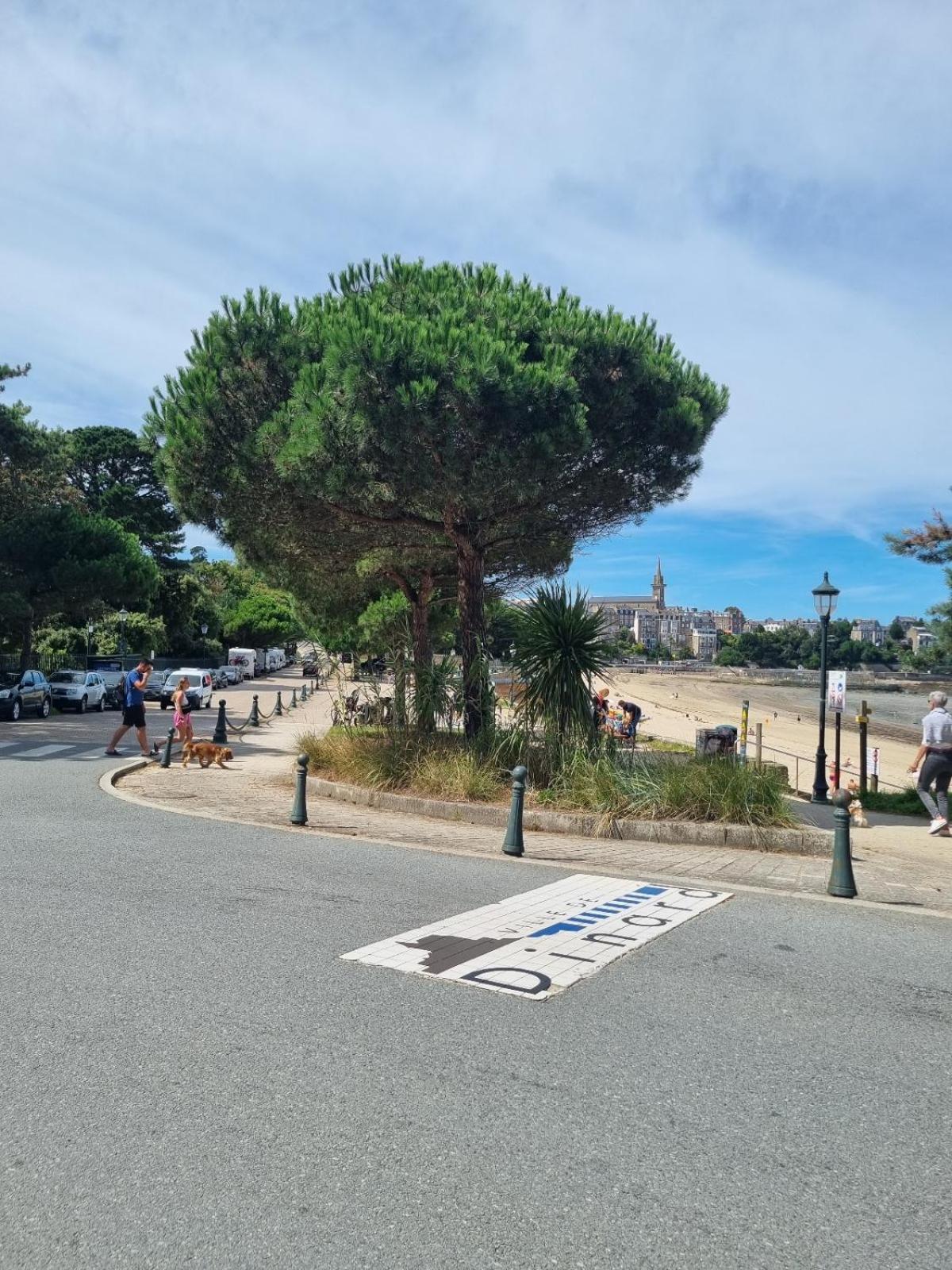 Le Mistral Du Centre Ville ,Chaleureux A 2 Min De La Plage Dinard Extérieur photo